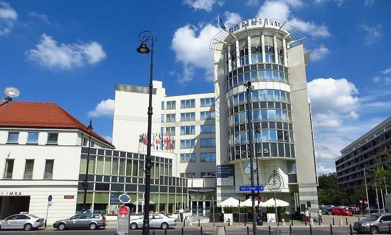 Sheraton_Warsaw_-_panoramio