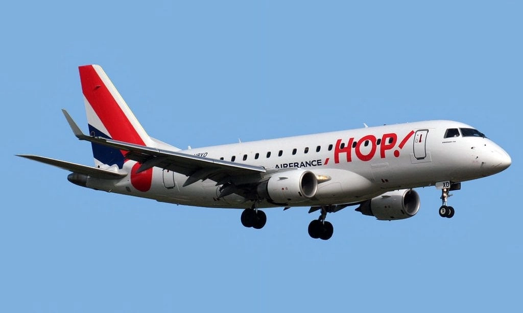 1024px-Embraer_ERJ-170_HOP_(Air_France)_F-HBXD_(8785994766)