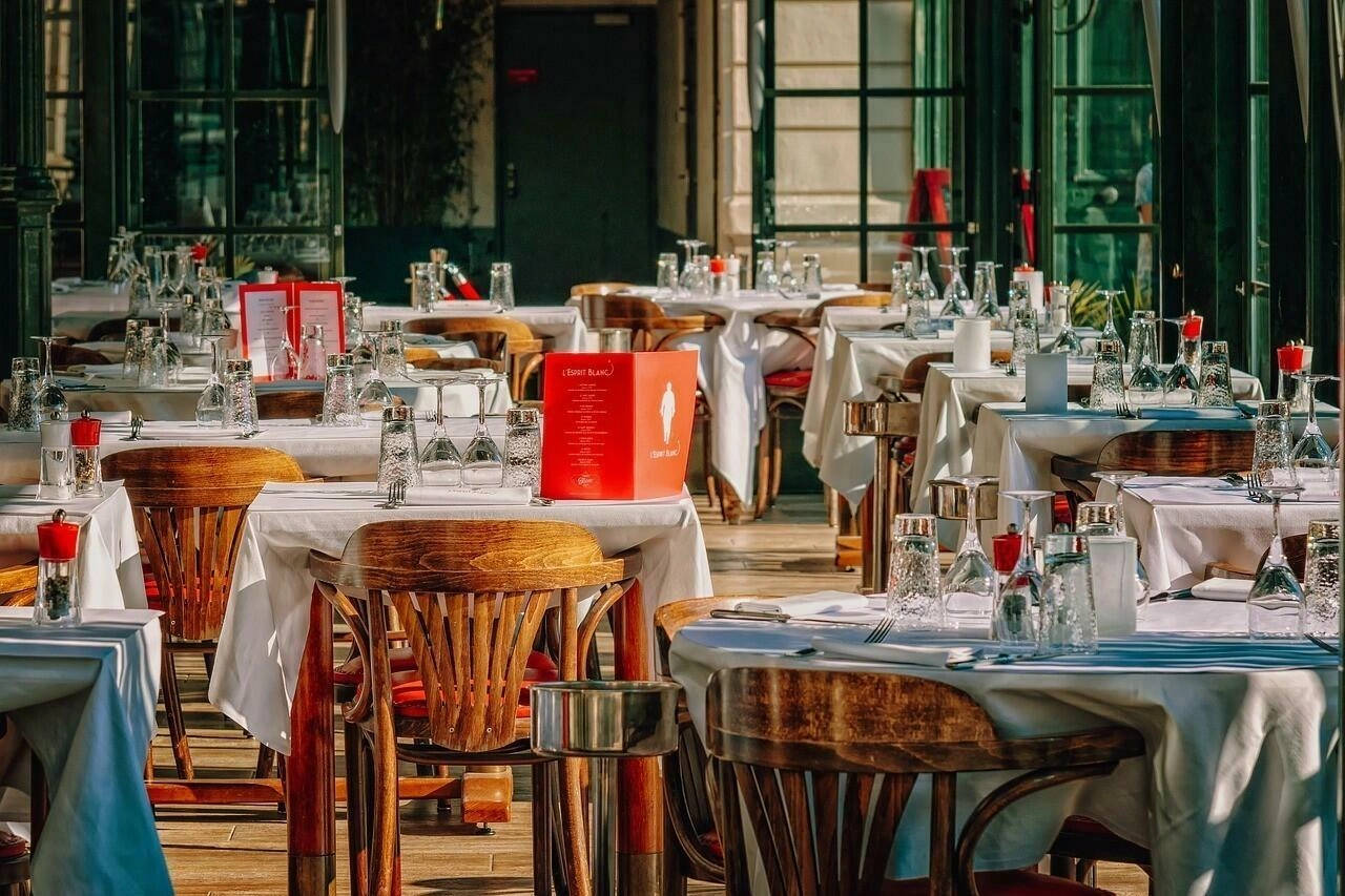 restaurant-3597677_1280