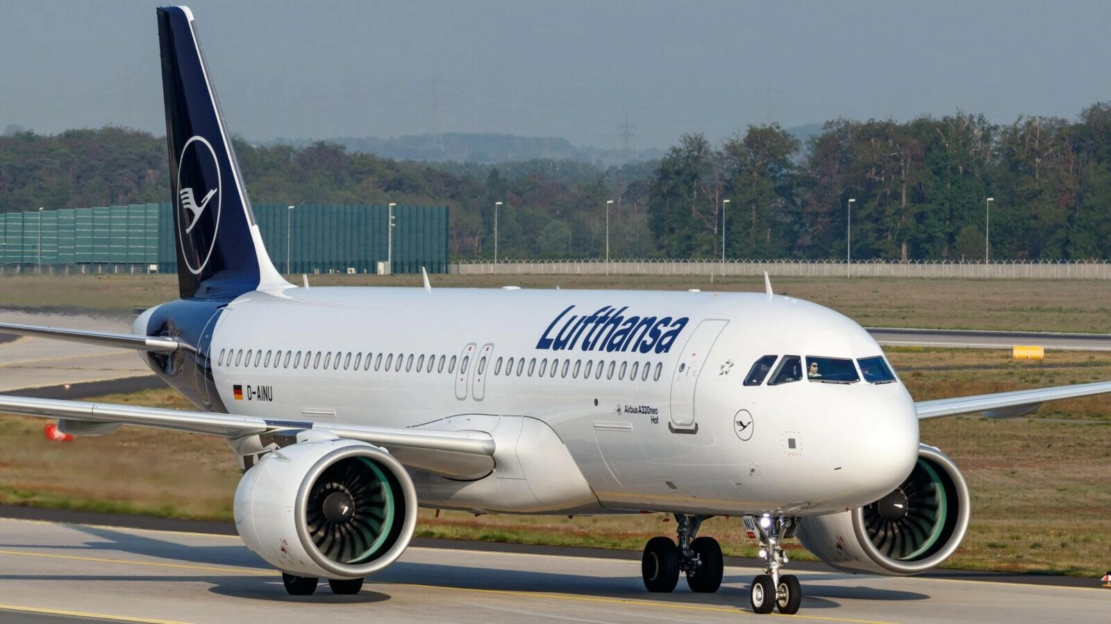 D-AINU Lufthansa A320neo FRA